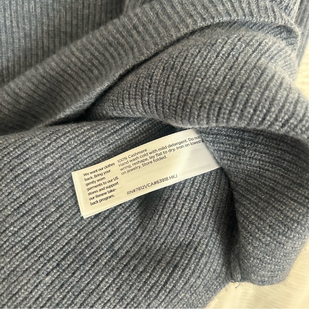 NWOT! Eileen Fisher Italian Cashmere V-Neck Sweater in “eclipse” - Picture 14 of 15